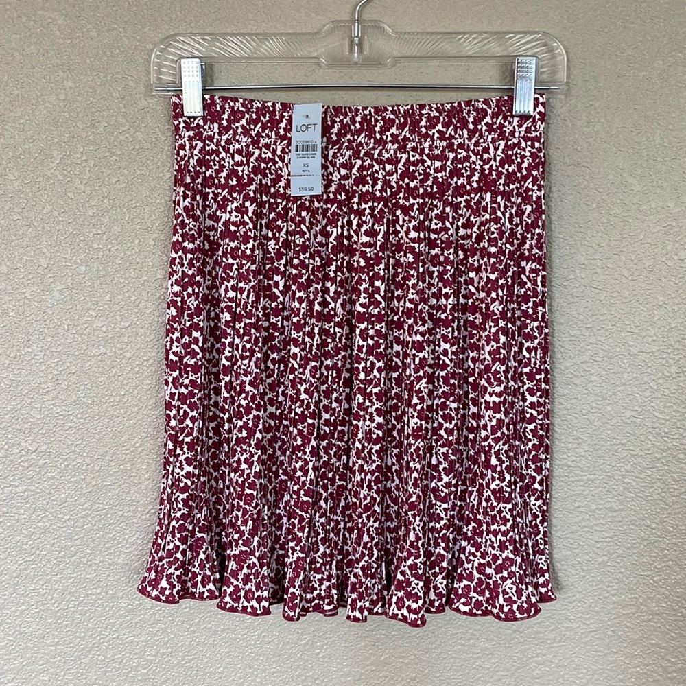 Flowing mini skirt